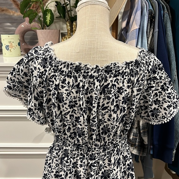 Kindred | Navy and White Floral Maxi Dress size Petite Large - Picture 6 of 13